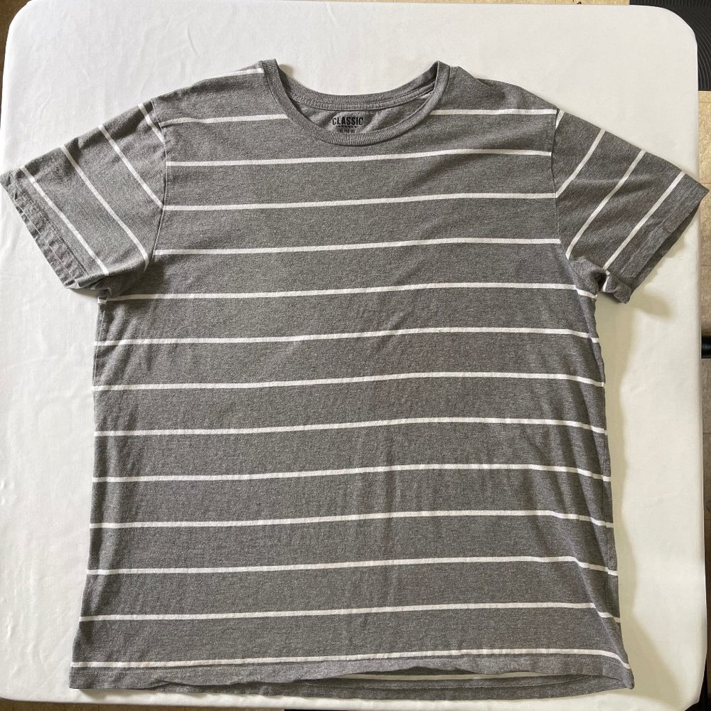 Old Navy Unisex Classic XL Grey White Striped Tee